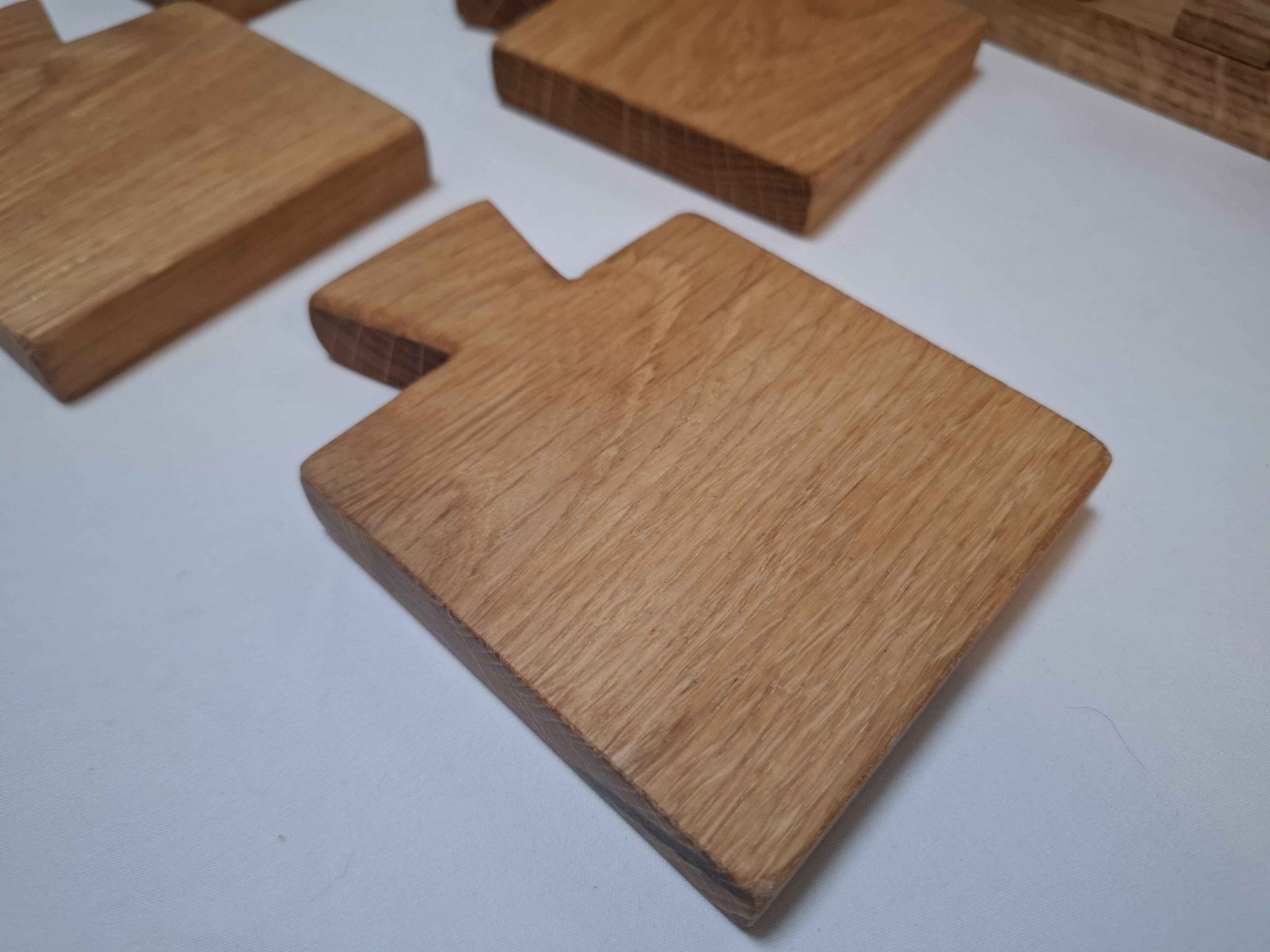 Rustic Oak Coaster Set With Base - Image 3